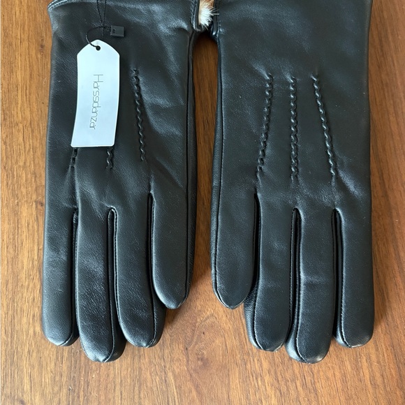 Fur-Lined Black Leather Gloves - Picture 4 of 4